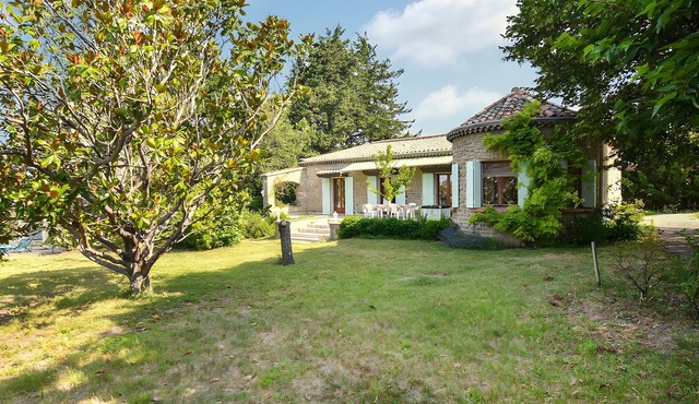 120 m² Villa in Drôme Provençale with Large Private Grounds