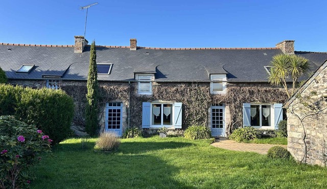 1200 - Character house for 10 people.