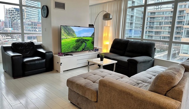 1200+sqft Luxury Corner Suite