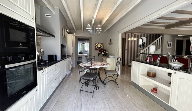 1201 - House 8 minutes from the Penthièvre coast.