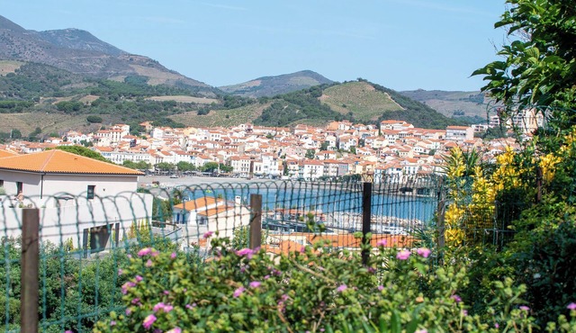 120m² villa renovated waterfront
