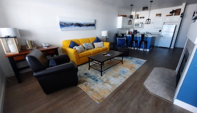 121- Cheerful & Sunny 2 Bedroom Lake View Condo w/Patio