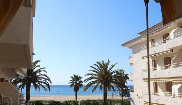 121 - COLIBRI - TWO BEDROOM APARTMENT WITH VIEWS TO THE SEA AND SWIMMING POOL