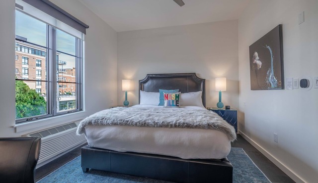 121 Hotel by AvantStay | Chic & Modern Deluxe Suite In Ideal Nashville Location!