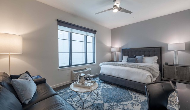 121 Hotel by AvantStay | Chic & Modern Superior Suite In Ideal Nashville!