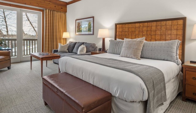 1214 * The Lodge At Spruce Peak | Ski in Ski Out | Studio | Spruce Peak Village Views 2nd floor