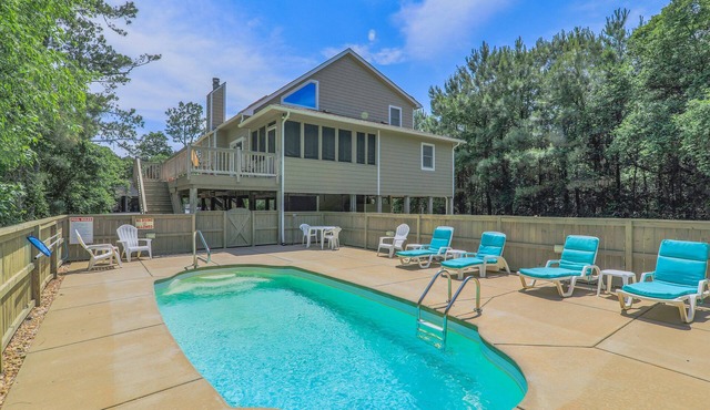 1215 - Corolla Hideaway, Secluded Cottage w/Pool, Close to Historic Corolla Village
