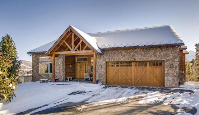122 Kings Court by Book by Owner