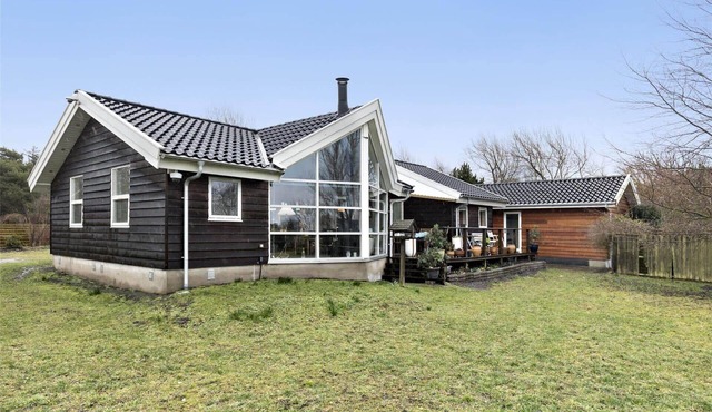 12230 Sjællands Odde - Engvibevej 11