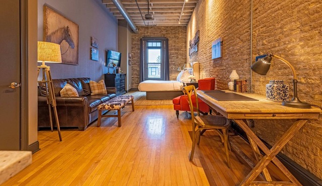 124 Lofts - Downtown Dundee - Walk to Dining