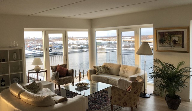 125 m2 Waterfront Apartment With Panoramic Water View in Copenhagens Venice