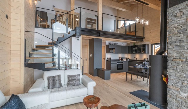 125m² Ski-In Duplex with PARKING, 4 Bedrooms