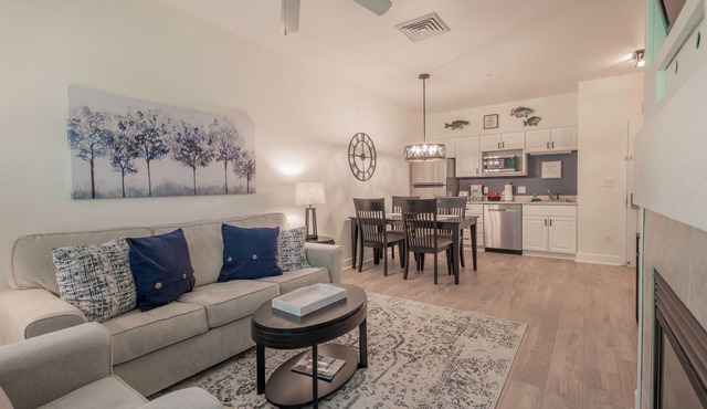 129 - Cozy & Comfy One Bedroom Condo Suite