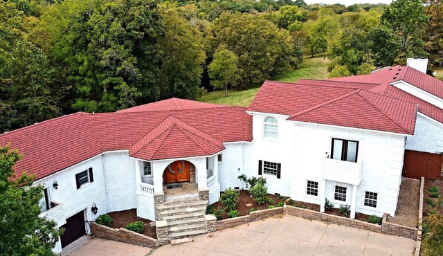 12acre Villa right by Keeneland-Keene Creek Estate 10,000sqft