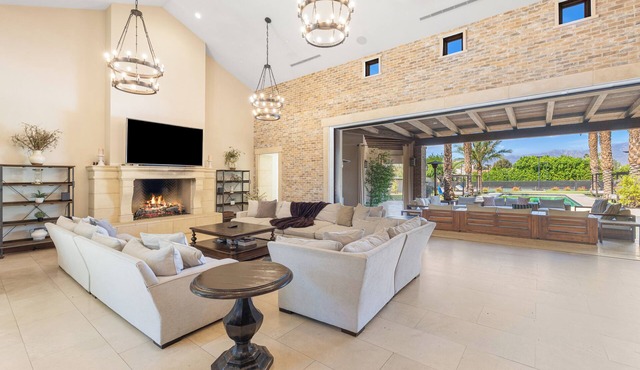 12bedrooms- 9 en-suite’s, 2 pools, tennis, pickleball, basketball, sauna & steam
