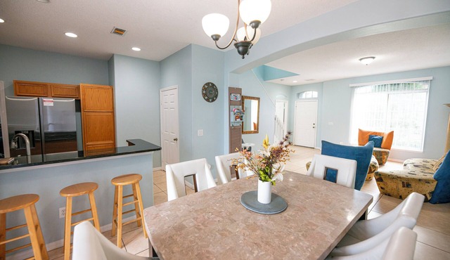 12min from airport/20min from Parks