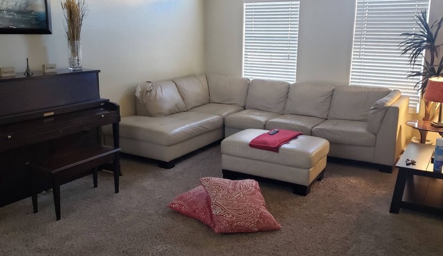 12mins fremont st.16mins to strip, w/86 inch TV, xbox, pool table & grill.