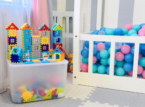 12pax HOUSE ,Cheng ,ktv 小孩游乐 pool 温馨房子MELAKA CHENG