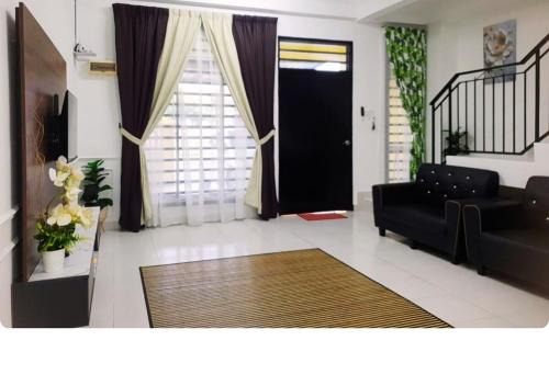 12pax Senai RestHome near Senai Airport