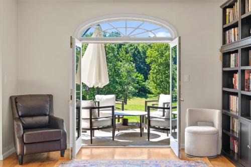 13-Acre Private Estate, Private Lake, Private Golf Range, Private Forest & Hiking Trails