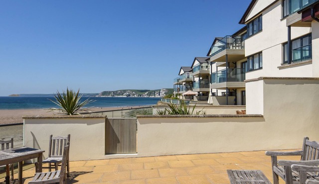 13 BURGH ISLAND CAUSEWAY, family friendly in Bigbury-On-Sea