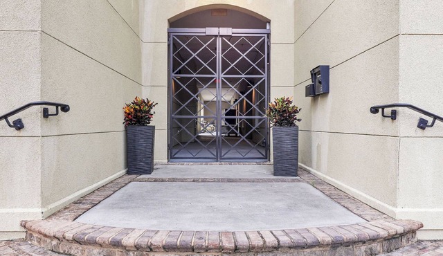 13 Condos in the Historic District Entire Building The Juliette by Avantstay