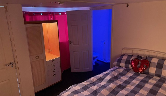 13 Guest Rooms 1602 Public House House Daily Cleaning House keeper