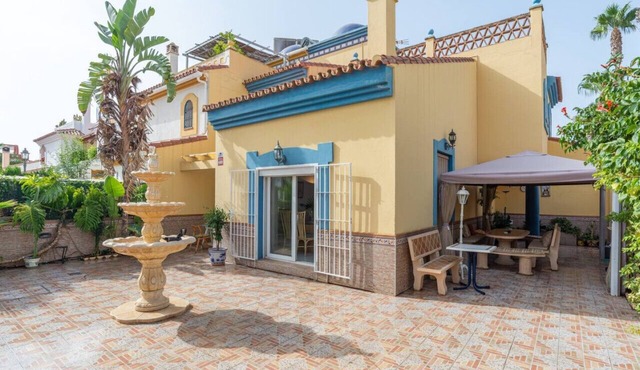 13 Guest Villa 3 min Walk to Beach BBQ Cinema Perfect for Groups