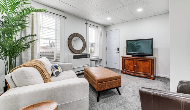 13 Mi to Buffalo: Cozy Apartment in Depew!