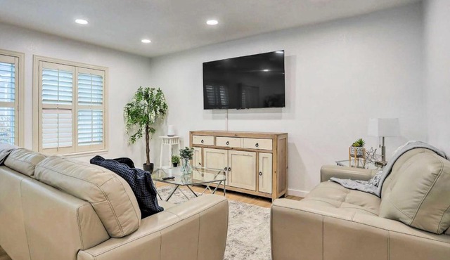 13 Mi to Dtwn Denver Northglenn Townhome with Patio