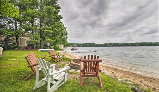 13 Mi to Dtwn: Lakefront Cottage w/Dock