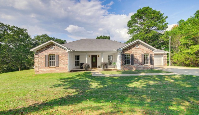 ~ 13 Mi to Ole Miss: Private Family-Friendly Home!