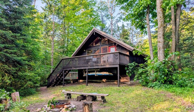 13 Mi to Slopes: Up North Lake Cabin w/Amenities