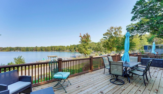 13 Mi to South Haven: Lakefront Retreat w/Dock!