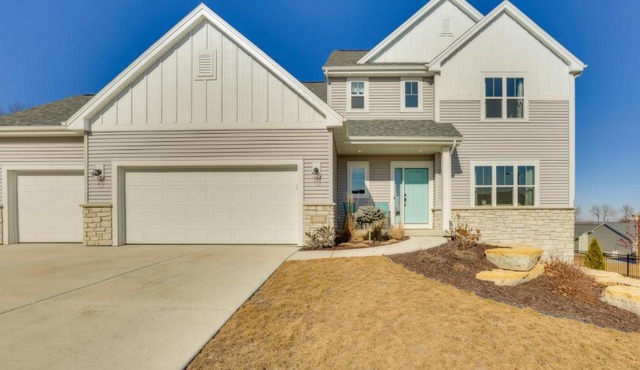 13 Mi to University of Wisconsin Suburban Home