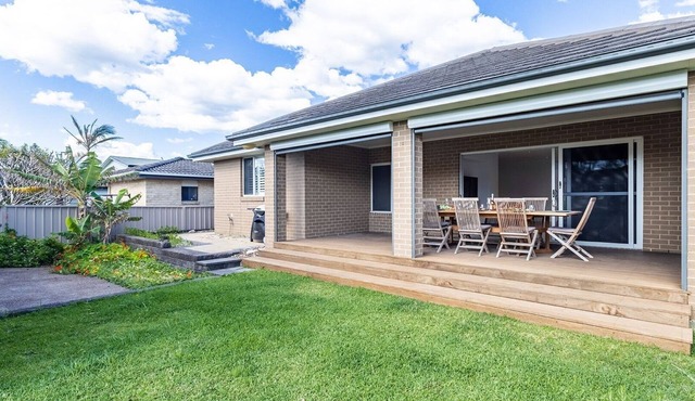 13 Morna Point Rd - pet friendly , boat parking house on one level