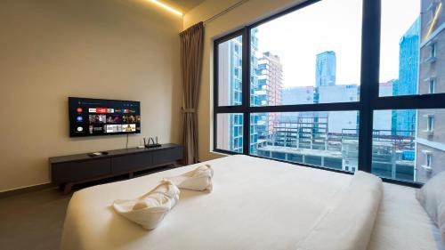 13 Mossaz skypool 5mins to 1U and Ikea atEmpire City by Light House