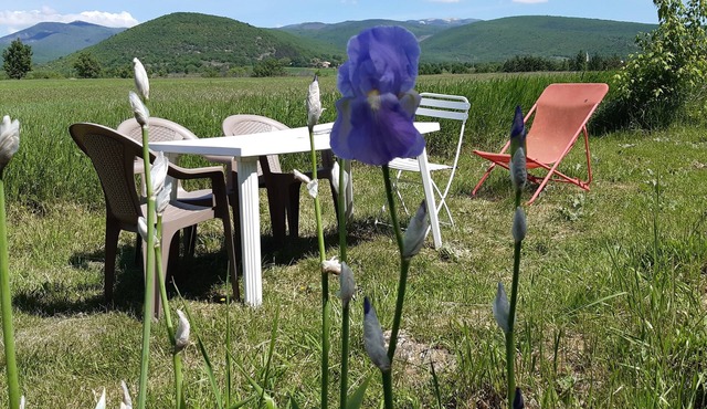 13-person apartment in Provencal farmhouse. Terrace with breathtaking view