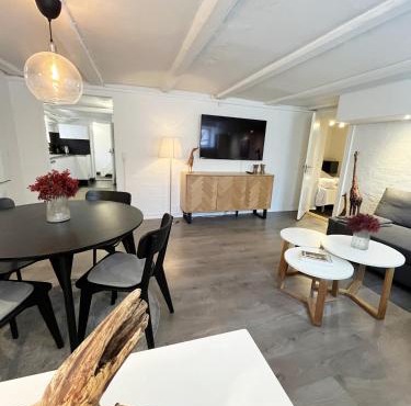 130m2 Lux Apartment on the pedestrian street
