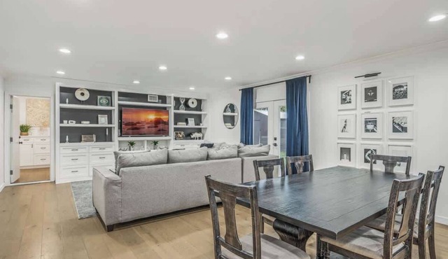 132 Stunning Spacious Entire home pool/spa/EV Plug
