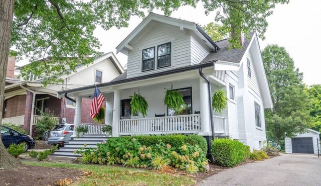1320 Duncan Ave · Hyde Park Hideaway