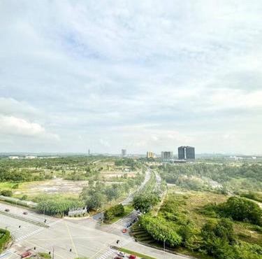 1320 Meridin Cozy Legoland Netflix By STAY