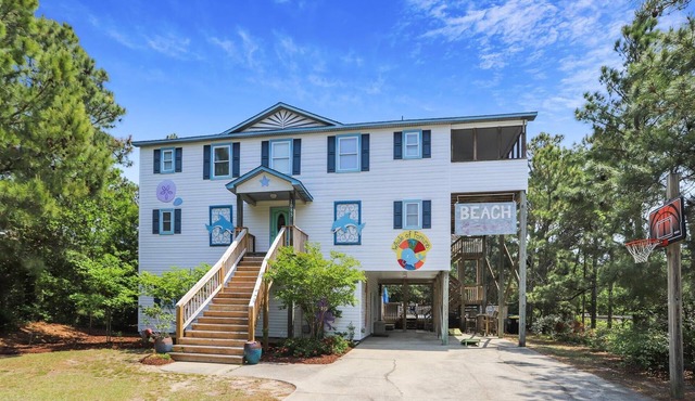 1325 - Whale of Fortune, Family Friendly 6 BD Home, Sleeps 19 w/Game Room, & Pool!