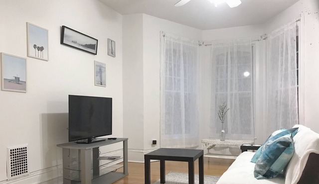 1326-Newly Renovated 4 BDRM Apt near SU&Downtown