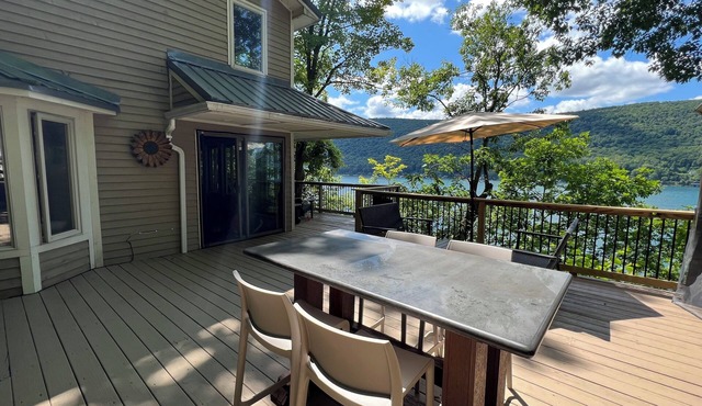 133’ Private Skaneateles Lakefront - Peaceful Retreat with Stunning Sunsets!