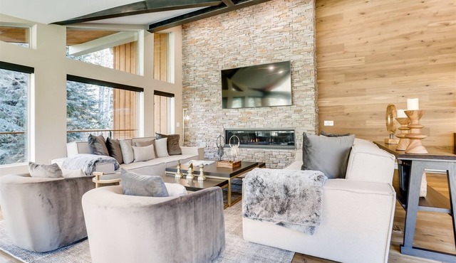 1337 Vail Valley Dr., Vail Golf Course Home-Hot Tub, Close to Golden Peak!