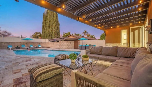 135 Luxurious, modern private home