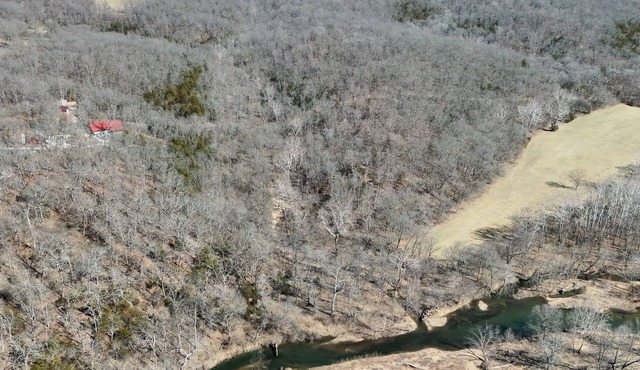 136-acres/Secluded cabin/River access/Kayak/Hiking trails/UTV/Indoor pickleball