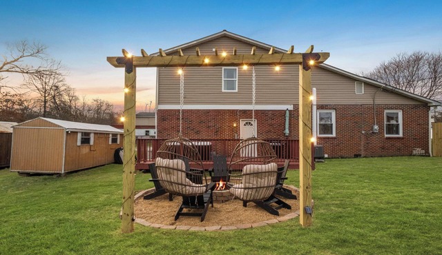 13mins to NRG ⭑ HotTub ⭑ FirePit ⭑ GameRoom