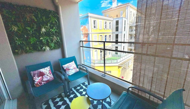 13OR charming T3, car park, terrace, centre Joliette/Panier